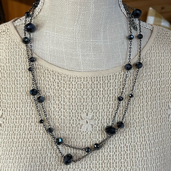 Signed ALDO Long Flapper Style Black AB Crystal & Gun Metal Chain - Picture 4 of 10